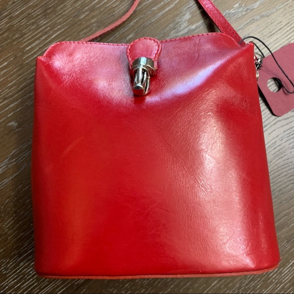 red Italian leather crossbody bag - Picture 2 of 14
